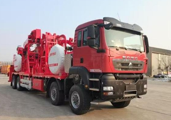 連續(xù)油管作業(yè)車(chē)