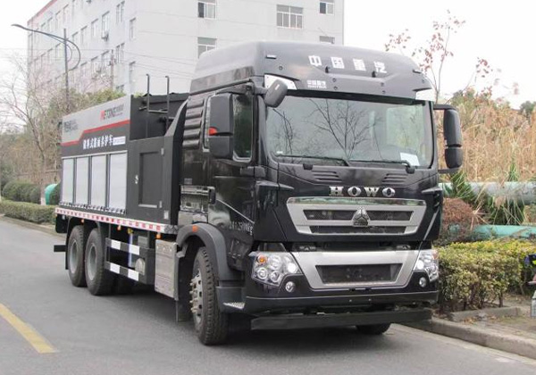 路面養(yǎng)護(hù)車